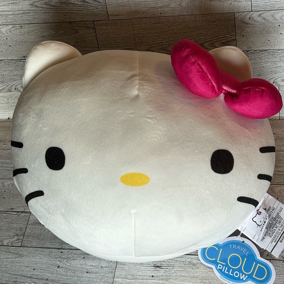 Hello Kitty Pillow - Picture 4 of 8